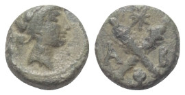 Troas. Abydos.

 Bronze. 3. Jhdt. v. Chr.
Vs: Kopf der Artemis (?) mit Lorbeerkranz rechts.
Rs: A - BY. Zwei gekreuzte Fackeln, darüber Stern, dar...
