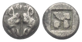 Lesbos. Ungesicherte Münzstätte.

 1/12 Stater (Billon). Ca. 550 - 480 v. Chr.
Vs: Zwei Eberköpfe einander zugewandt.
Rs: Unregelmäßiges Quadratum...