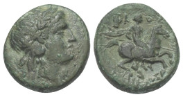 Ionien. Kolophon.

 Bronze. Ca. 360 - 330 v. Chr.
Vs: Kopf des Apollon mit Lorbeerkranz rechts.
Rs: Reiter zu Pferde nach rechts galoppierend; im ...