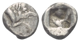 Dynasten von Lykien. Unbestimmte Dynasten.

 1/12 Stater (Obol, Silber). Um 520 / 480 v. Chr.
Vs: Eberprotome rechts.
Rs: Unregelmäßiges Quadratum...
