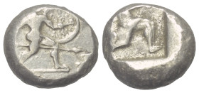 Pamphylien. Aspendos.

 Stater (Silber). Ca. 465 - 430 v. Chr.
Vs: Krieger mit Lanze und Schild nach rechts schreitend.
Rs: Triskeles in vertiefte...