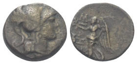 Pamphylien. Side.

 Bronze. 2. Jhdt. v. Chr.
Vs: Kopf der Athena mit korinthischem Helm rechts.
Rs: Nike mit Palmzweig und Kranz nach links stehen...