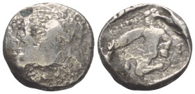 Kilikien. Tarsos.

 Stater (Silber). Ca. 440 - 400 v. Chr.
Vs: Reiter auf Pferd nach rechts stehend.
Rs: Krieger mit Speer und Schild nach links k...