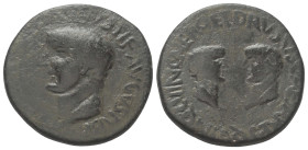 Spanien. Carthago Nova. Tiberius (14 - 36 n. Chr.).

 Bronze.
Vs: [TI CAESAR DIVI] AVGVSTI F AVGVSTVS P M. Kopf links.
Rs: C V I N C NERO ET DRVSV...