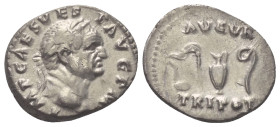 Vespasianus (69 - 79 n. Chr.).

 Denar (Silber). 71 n. Chr. Rom.
Vs: IMP CAES VESP AVG P M. Kopf mit Lorbeerkranz rechts.
Rs: AVGVR / TRI POT. Sch...