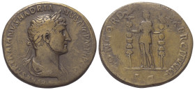 Hadrianus (117 - 138 n. Chr.).

 Sesterz. 119 - 121 n. Chr. Rom.
Vs: IMP CAESAR TRAIANVS HADRIANVS AVG P M TR P COS III. Büste mit Lorbeerkranz und...