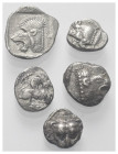 Griechische Münzen - Lots.


Unter anderem: Kyzikos (Mysien) / Assos (Troas).

Lot (5 Stück, Silber): 5. - 3. Jhdt. v. Chr.

Sehr schön - fast ...
