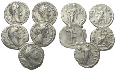 Römische Münzen - Lots. Kaiserzeit.


Lot (5 Stück, Silber): Antoninus Pius Denare (138 - 161 n. Chr.).

Sehr schön.

Verkauft wie besehen, kei...