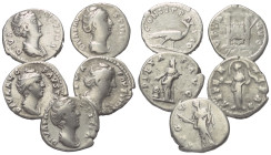 Römische Münzen - Lots. Kaiserzeit.


Lot (5 Stück, Silber): Denare der Faustina I. (gest. 141 n. Chr.)

Fast sehr schön - sehr schön.

Verkauf...