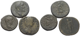 Römische Münzen - Lots. Kaiserzeit.


Lot (3 Stück, Bronze): Sesterz des Septimius Severus (193 - 211 n. Chr.), Sesterz der Iulia Domna (gest. 217 ...