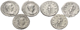 Römische Münzen - Lots. Kaiserzeit.


Lot (3 Stück, Silber): Antoniniane des Gordianus III. (238 - 244 n. Chr) (2x) und Gallienus (253 - 268 n. Chr...