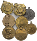 Österreich - Lots.


Franz Joseph.
40 Jahre Treudienst (1x), Gedenkmedaille 1898 (3x), Gedenkkreuz 1908 (2x).

Dazu 2x Deutsches Kaiserreich. Wi...