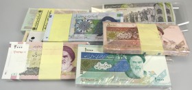 Iran: Huge set with 8 bundles of 100 notes each of the 100, 200, 500, 1000, 2000, 5000, 10.000 and 20.000 Rials ND(1980's-2016), P.136, 137, 140, 143-...