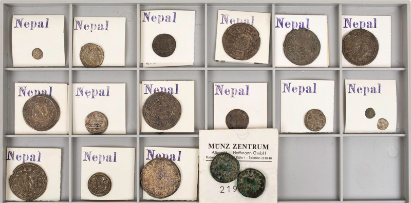 NEPAL LOTS
 Lot KÖNIGREICH BATHGAON: Ranajit Malla, 1722-1769 (NS 842-889), Dam...