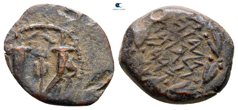 Judaea. Jerusalem. John Hyrcanus I 135-104 BC. 
Prutah Æ

14 mm, 1,49 g


...