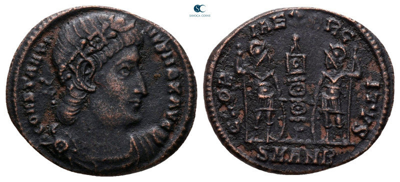 Constantine I the Great AD 306-337. Antioch
Follis Æ

17 mm, 1,65 g



ve...