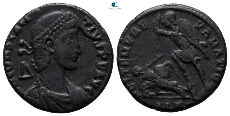 Constantius II AD 347-361. Alexandria
Follis Æ

20 mm, 4,66 g



very fin...