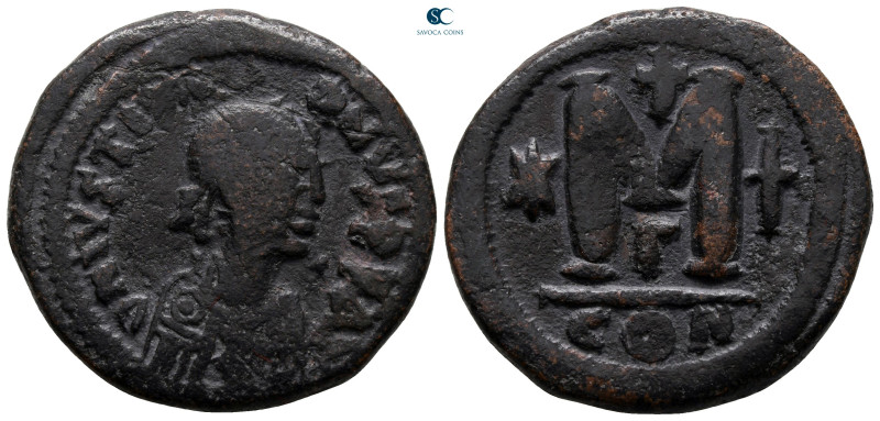 Justinian I AD 527-565. Constantinople
Follis or 40 Nummi Æ

30 mm, 16,90 g
...