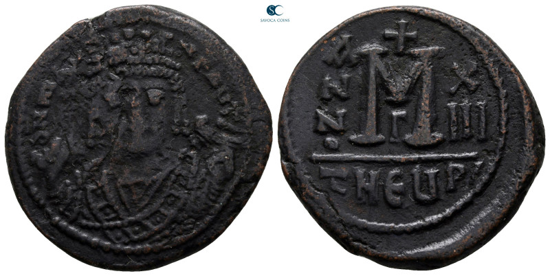 Maurice Tiberius AD 582-602. Theoupolis (Antioch)
Follis or 40 Nummi Æ

29 mm...