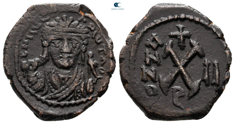 Maurice Tiberius AD 582-602. Theoupolis (Antioch)
Decanummium Æ

20 mm, 3,16 ...