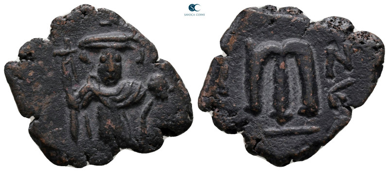 Constans II AD 641-668. Constantinople
Follis or 40 Nummi Æ

24 mm, 4,36 g
...