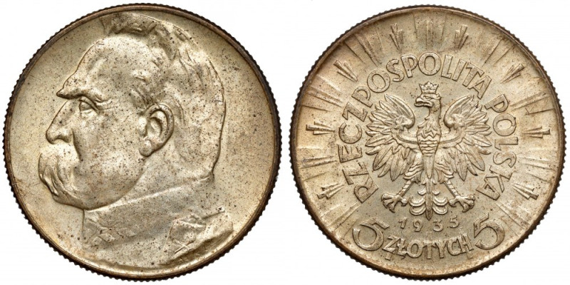 Piłsudski 5 złotych 1935 Piękny, w patynie. 
Reference: Chałupski 2.26.2.a, Par...