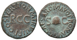 Gaius (37-41). Æ Quadrans (17,77 mm, 2,56 g). Roma, AD 40-41. Pilaeum between S-C. R/ Legend around RCC. RIC 45. Very fine.