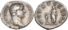 Hadrian (117 – 134). AR Denarius (18 mm, 3,09 g). Rome, AD 134-138. Bare head r. R/ Hadrian veiled standing l., holding patera over tripod. RIC 290; R...
