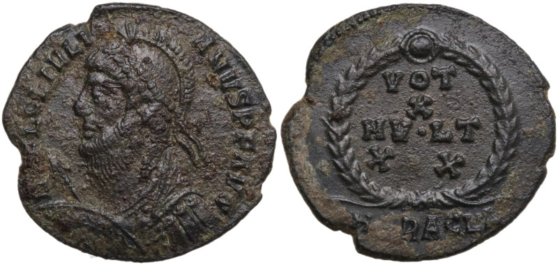 Julian II (361-363). Æ Follis (19,7 mm, 2,87 g). Heraclea. Helmeted and cuirasse...