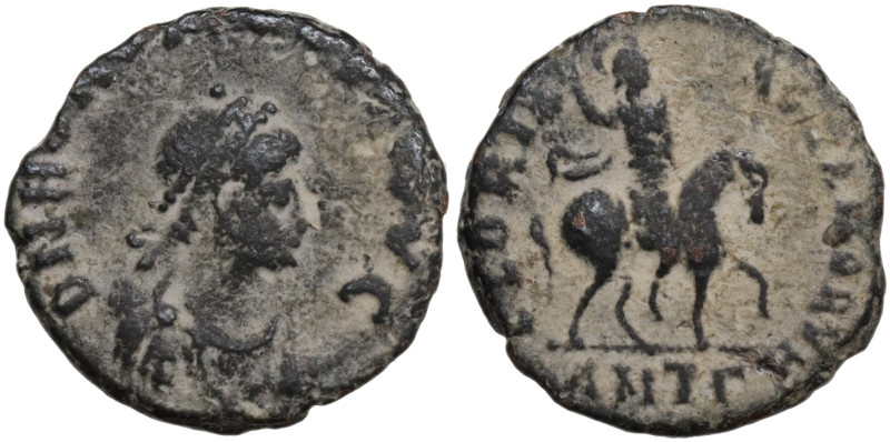 Honorius (393-423). Æ Follis (15 mm, 2,06 g). Antioch, AD 392-395. Pearl-diademe...