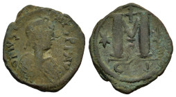 Justin I (518-527). Æ 40 Nummi (31 mm, 15,7 g). Constantinople. Diademed, draped and cuirassed bust r.; above, cross. R/ Large M; star to l. and r.; a...
