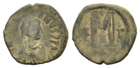 Justin I (518-527). Æ 40 Nummi (30,5 mm, 16,8 g). Constantinople. Diademed, draped and cuirassed bust r. R/ Large M flanked by star and cross; below, ...