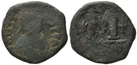 Justin I (518-527), Æ 40 Nummi (30,54 mm, 16,62 g). Costantinople. Diademed, draped and cuirassed bust r. R/ Large M, above, cross, in l. field, star;...