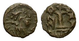 Justinian I (527-565). Æ 10 Nummi (13 mm, 1,6 g). Nicomedia, year 30 (AD 556/7). Pearl diademed, draped, cuirassed bust r. R/ Large I, above, cross; i...