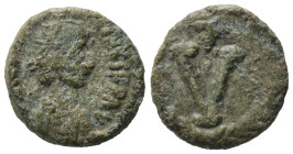 Justinian I (527-565). Æ 5 Nummi (11mm, 1,54 g). Imitative (Sicilian?) mint, AD 538-565. Diademed, draped and cuirassed bust r. R/ Large V within wrea...