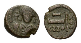 Maurice Tiberius (582-602). Æ 10 Nummi (13,6 mm, 2,3 g). Catania, year 1 (582/3). Crowned and cuirassed facing bust, holding globus cruciger and shiel...
