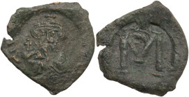 Constans II (641-668). Æ 40 Nummi (26,4 mm, 6,56 g). Syracuse, AD 641-647. Crowned bust facing, with short beard, wearing chlamys, holding globus cruc...