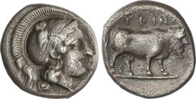 Didracma. 405-385 a.C. HYRIA. CAMPANIA. Anv.: Cabeza de Atenea a derecha con casco ático. Rev.: Toro a derecha, arriba: YDINA. 6,97 grs. AR. (Pequeñas...