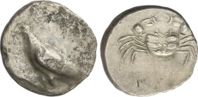 Didracma. 510-500 a.C. AKRAGAS. SICILIA. Anv.: Águila en pie a derecha. Alrededor leyenda no visible. Rev.: Cangrejo. 7,47 grs. AR. (Oxidaciones en an...