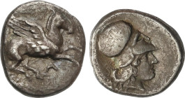 Estátera. 450-435 a.C. LEUKAS. AKARNANIA. Anv.: Pegaso a derecha, debajo: ¶. Rev.: Atenea con casco a derecha. 7,82 grs. AR. HGC 4-814. MBC.