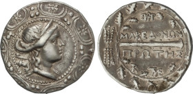 Tetradracma. 158-149 a.C. AMPHIPOLIS. MACEDONIA. Anv.: Escudo Macedonio, en el centro busto de Artemis a derecha, con arco y carcaj. Rev.:  Clava a de...