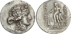 Tetradracma. Posterior al 148 a.C. THASOS. ISLAS DE TRACIA. Anv.: Cabeza juvenil de Dionisos a derecha coronada de hojas de hiedra. Rev.: Hércules en ...