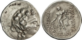 Tetradracma. Posterior al 148 a.C. CELTAS DEL DANUBIO. IMITACIONES DE THASOS. Anv.: Cabeza juvenil de Dionisos a derecha coronada de hojas de hiedra. ...