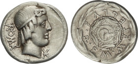 Denario. 82-80 a.C. CAECILIA. M. Caecilus Metellus Q. f. Anv.: Cabeza diademada de Apolo a derecha entre ROMA y asterisco. Rev.: Escudo macedonio, M. ...