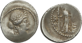 Denario. 42 a.C. CLAUDIA. P. Claudius M.f. Turrinus. Anv.: Cabeza laureada de Apolo a derecha, detrás Lira. Rev.: Diana Lucifera de pie con dos largas...