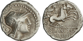Denario. 91 a.C. JUNIA. D. Junius Silanus L.f. Anv.: Cabeza de Roma a derecha, detrás letra L invertida. Rev.: Victoria en biga a derecha, encima II. ...