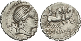 Denario. 79 a.C. NAEVIA. C. Naevius Balbus. Anv.: Cabeza diademada de Venus a derecha, detrás S. C, delante bajo la barbilla letra ¿P?. Rev.: Victoria...