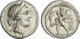 Denario. Acuñada el 47-46 a.C. JULIO CÉSAR. GALIA. Anv.: Cabeza diademada de Venus a derecha. Rev.: CAESAR. Aenas llevando en brazos a su padre Anchis...