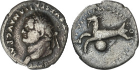 Denario. Acuñada el 79 d.C. TITO. Anv.: IMP. TITVS. CAES. VESPASIAN. AVG. P.M. Rev.: TR.P. VIIII. IMP. VX. COS VII P.P. Capricornio a izquierda debajo...