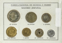 Serie 7 monedas 10 Céntimos a 50 Pesetas. 1957 (*64). En cartón original F.N.M.T. Esta presentación se realizó en 1964 aunque algunas piezas son de di...